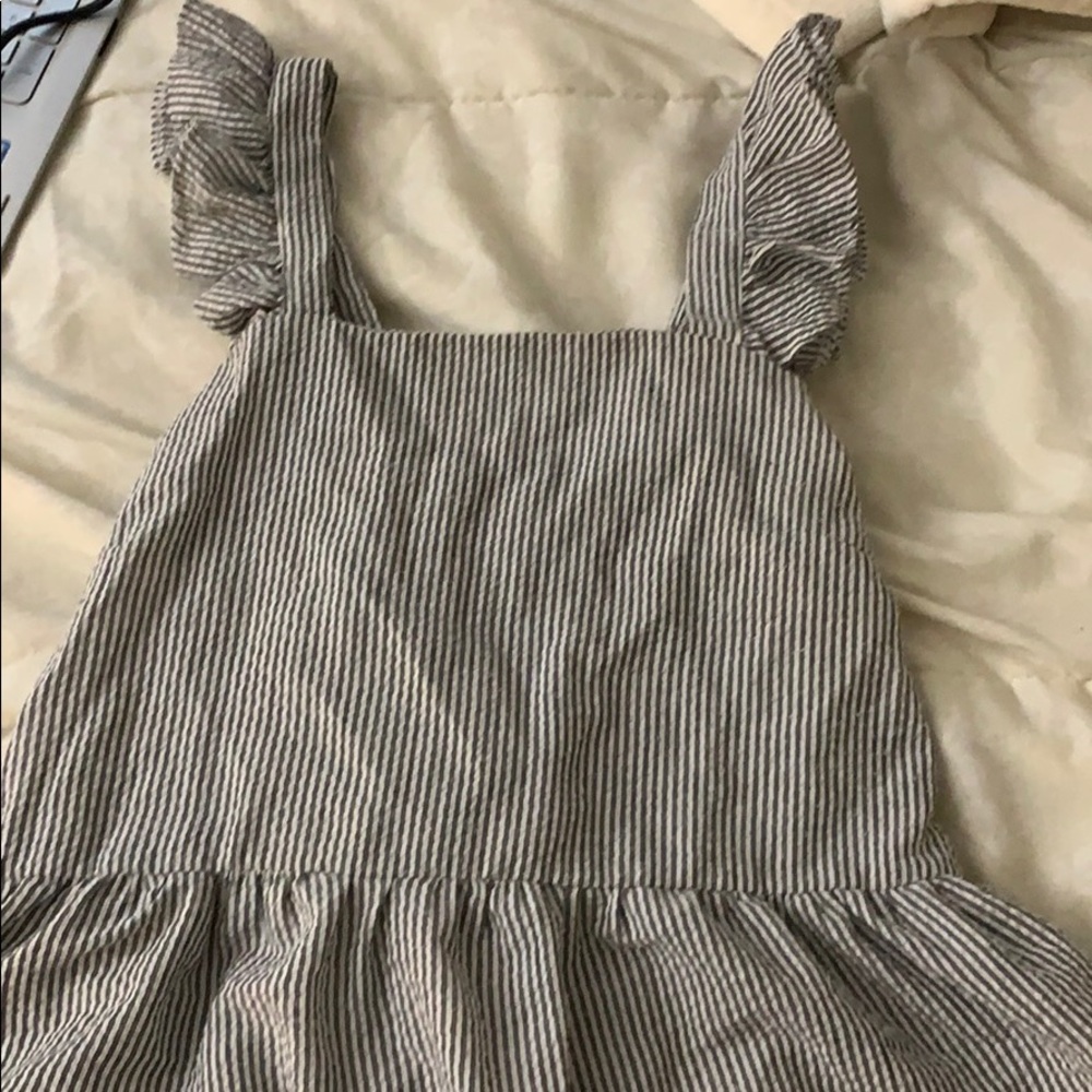 Super cute top! FREESHIP